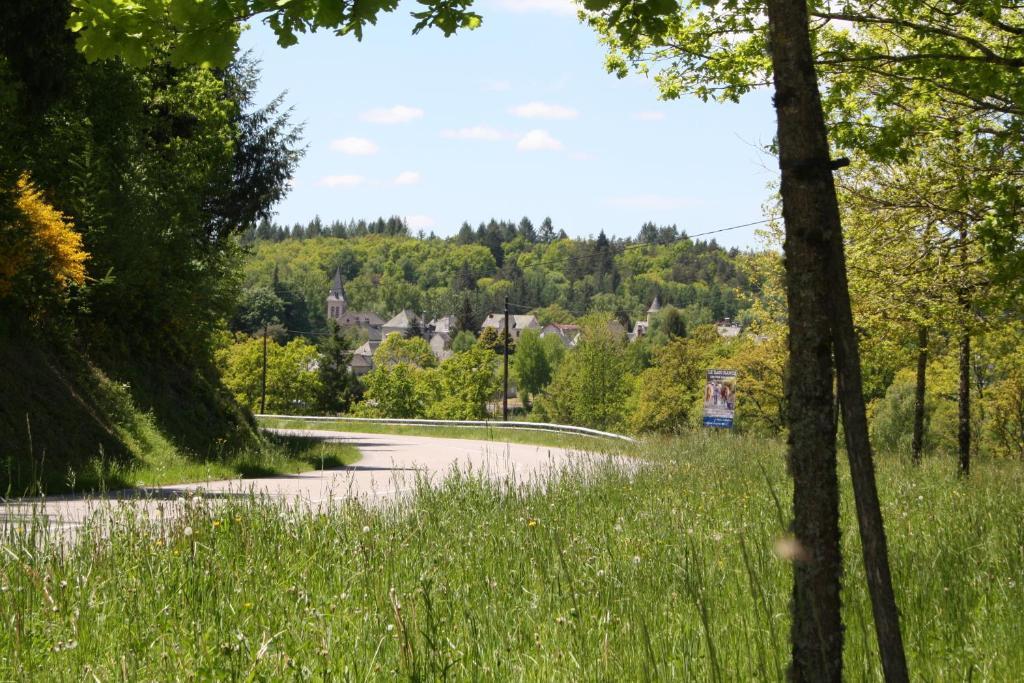 Auberge De Saint Julien Aux Bois Saint-Julien-aux-Bois Exterior foto